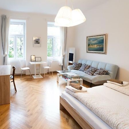 Apartament Prater Studio Next Fair, Un, Wu And City Center Wiedeń Zewnętrze zdjęcie