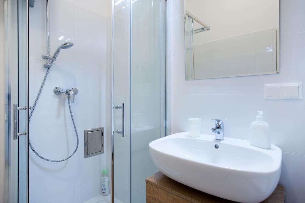 Apartament Prater Studio Next Fair, Un, Wu And City Center Wiedeń Zewnętrze zdjęcie